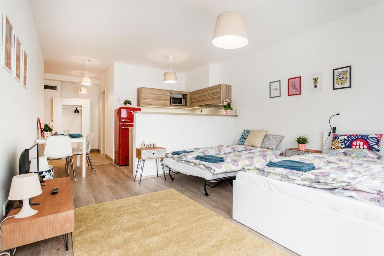 The Downtown Chill Apartment Budapest Exterior photo