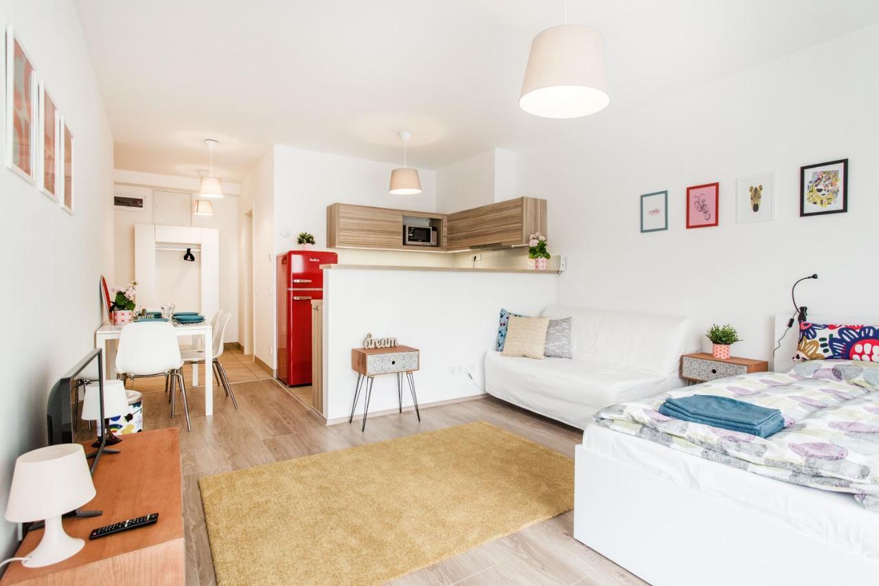 The Downtown Chill Apartment Budapest Exterior photo